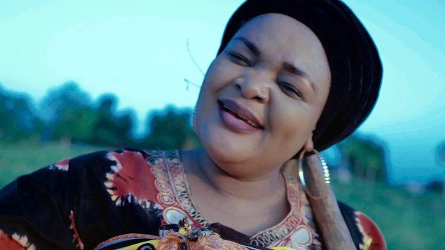 VIDEO | Penina Nyaisare Ft. Bahati Bukuku - TUMUGHUNGE (Tumsifu) | Mp4 Download